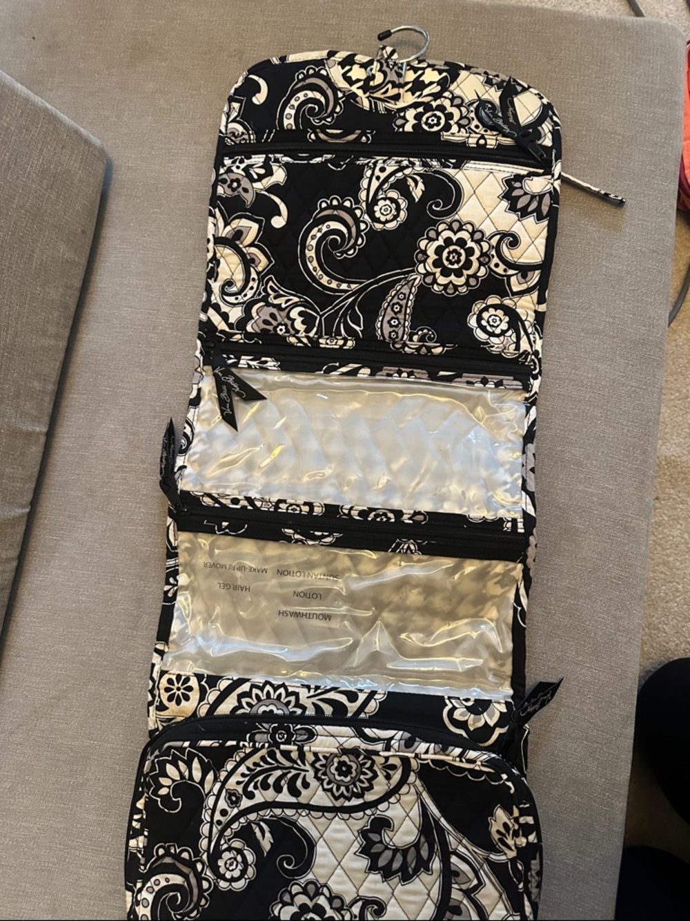 Vera Bradley weekender/carry on bag bundle - Picture 7 of 7